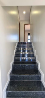 Image 7 - 1034402