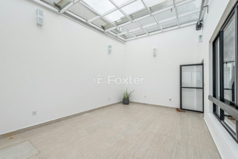 Image 40 - 1034630