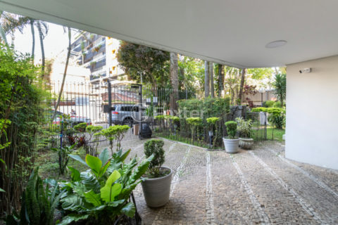 Image 37 - 1034650