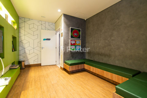 Image 33 - 1034657