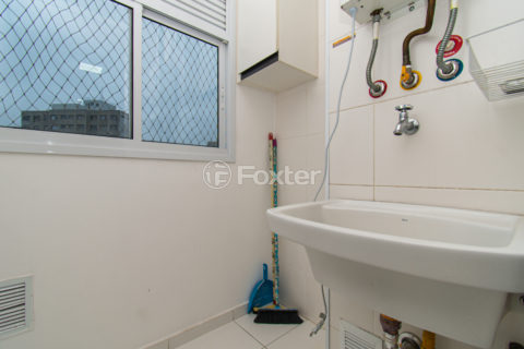 Image 16 - 1034657
