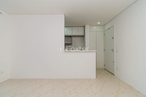 Image 21 - 1034657