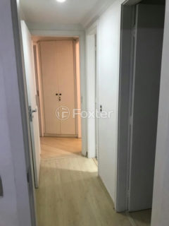 Image 8 - 1034663