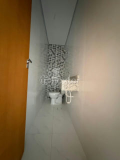 Image 8 - 1034665