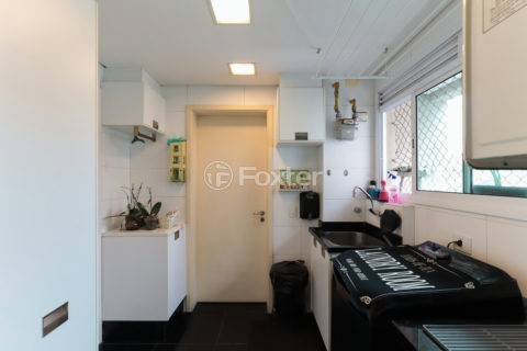 Image 40 - 1034666