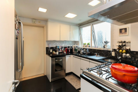 Image 38 - 1034666
