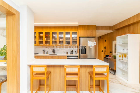 Image 15 - 1034667
