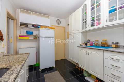 Image 10 - 1034676