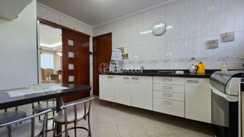 Image 39 - 1034678