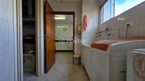 Image 42 - 1034678