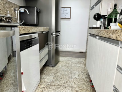 Image 8 - 1034679