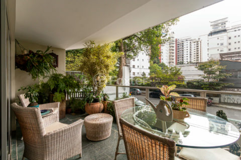 Image 7 - 1034681