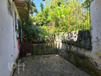 Image 4 - 1034713