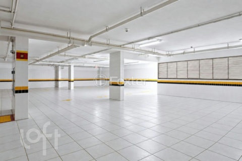 Image 15 - 1034760