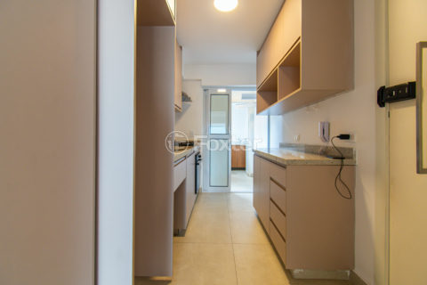 Image 21 - 1034777