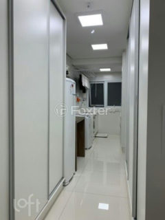 Image 4 - 1034786