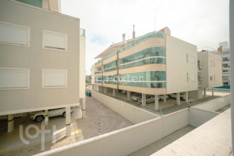 Image 21 - 1034822