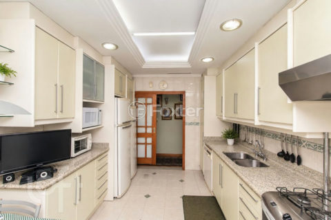 Image 30 - 1034830
