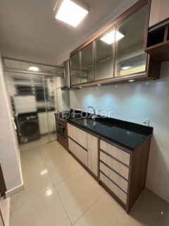 Image 8 - 1034844