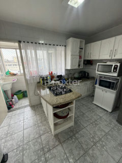Image 27 - 1034883