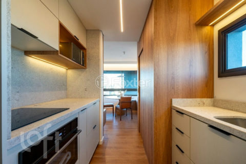 Image 22 - 1034888