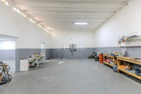 Image 33 - 1034898