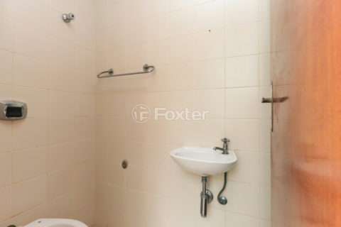 Image 33 - 1034902