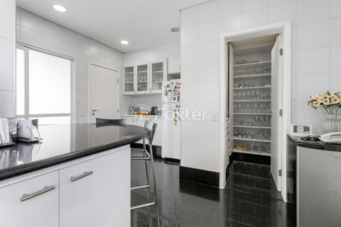 Image 44 - 1034915