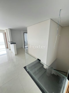 Image 7 - 1034979