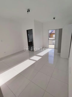 Image 2 - 1034990