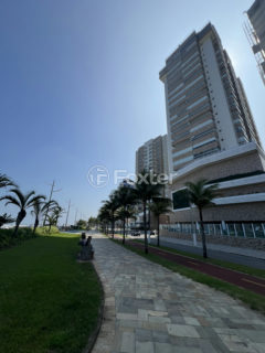 Image 28 - 1034993