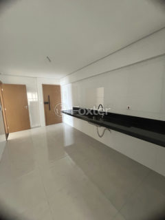 Image 21 - 1035019