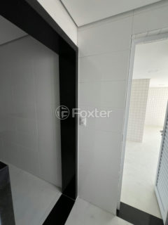 Image 7 - 1035044