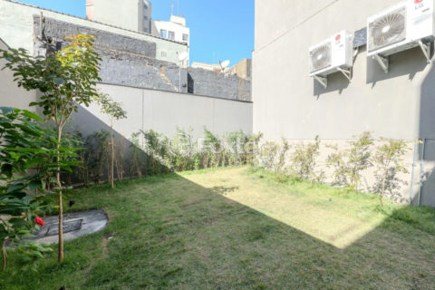 Image 20 - 1035087