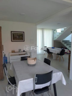 Image 9 - 1035095