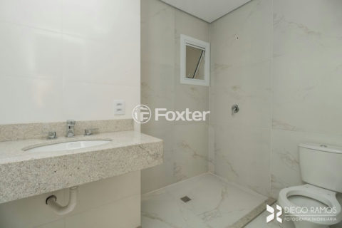 Image 8 - 1035099