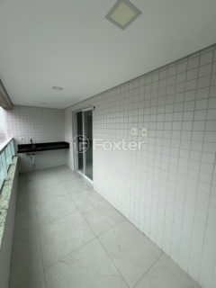 Image 23 - 1035100