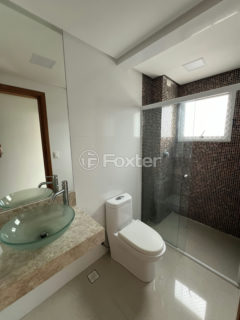 Image 9 - 1035109