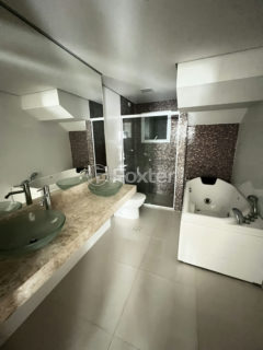 Image 4 - 1035109