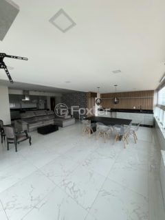 Image 2 - 1035113