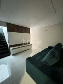 Image 21 - 1035113