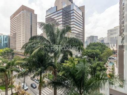 Image 25 - 1035140