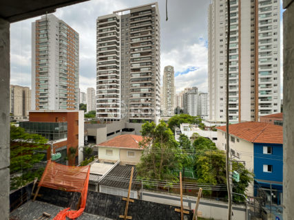 Image 18 - 1035156