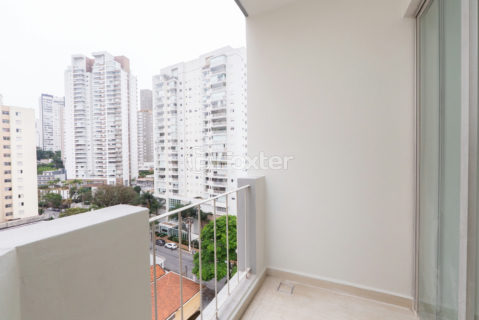 Image 8 - 1035163