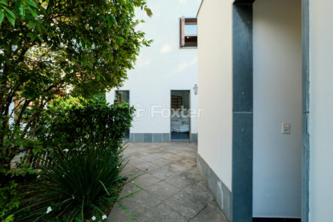 Image 22 - 1035178