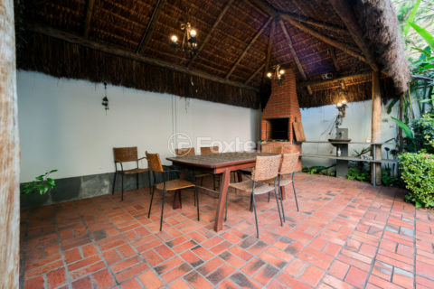 Image 18 - 1035178