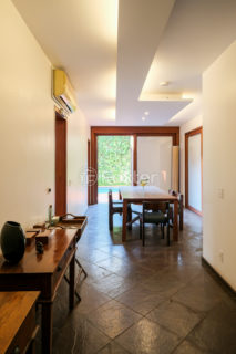 Image 30 - 1035178