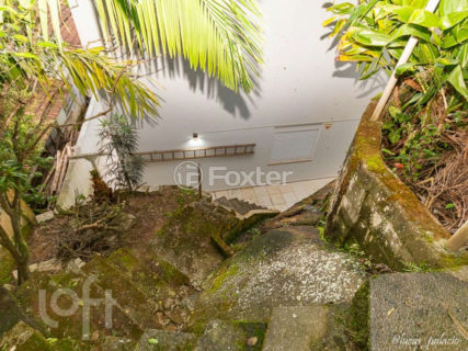 Image 64 - 1035228
