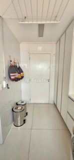 Image 35 - 1035236