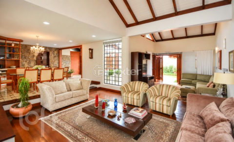 Image 10 - 1035250